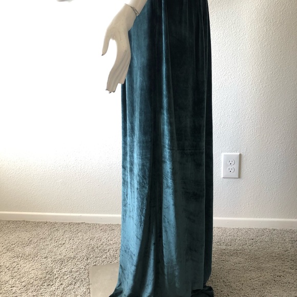 Tia Cibani Green Velvet Jumpsuit - RUNWAY! - Picture 7 of 15